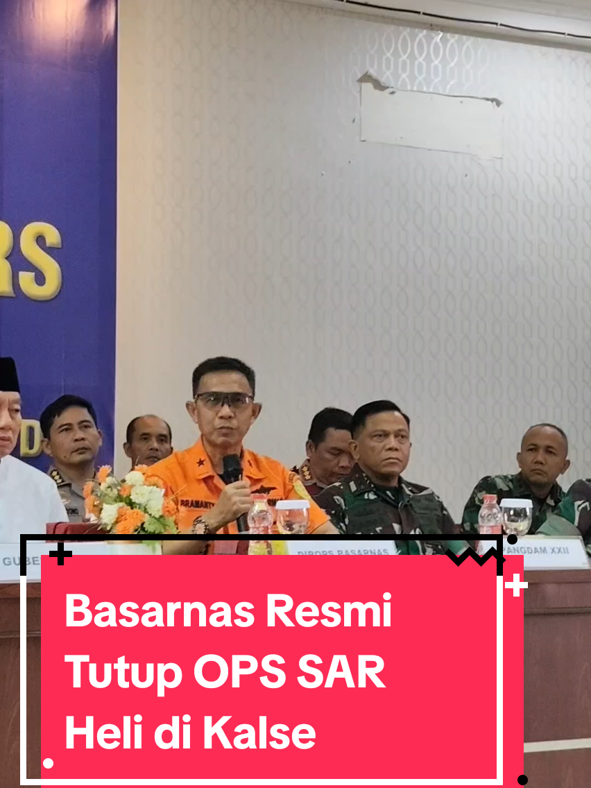 Basarnas Resmi Tutup OPS SAR Heli di Kalsel #basarnas #heli  Banjarmasin : Operasi SAR pencarian helikopter BK117-D3 Eastindo Air yang jatuh di Mentewe Tanah Bumbu resmi ditutup. Pencarian ini resmi berakhir usai bangkai pesawat, seluruh penumpang, dan kotak hitam berhasil ditemukan. Direktur Operasi Basarnas Laksamana Pertama TNI Yudhi Bramantyo menyampaikan, black box yang ditemukan sudah diserahkan kepada Komite Nasional Keselamatan Transportasi (KNKT). “Kemarin sore kami menemukan black box dan itu mungkin tadi pagi kami sudah serahterimakan kepada tim KNKT, karena yang punya kewenang setiap kecelakaan yang terjadi itu KNKT,” ujar Yudhi dalam konferensi pers, Jumat (5/9/2025). Selain itu, tim SAR juga telah mengevakuasi seluruh korban, termasuk kru dan penumpang di dalam helikopter tersebut. “Kami berhasil (mengevakuasi) penumpang dan crew delapan itu, 1 pilot, 1 teknisi, 6 penumpang. dari 6 penumpang itu ada 3 WNA dari australia kemudian dari India, satunya dari brasil,