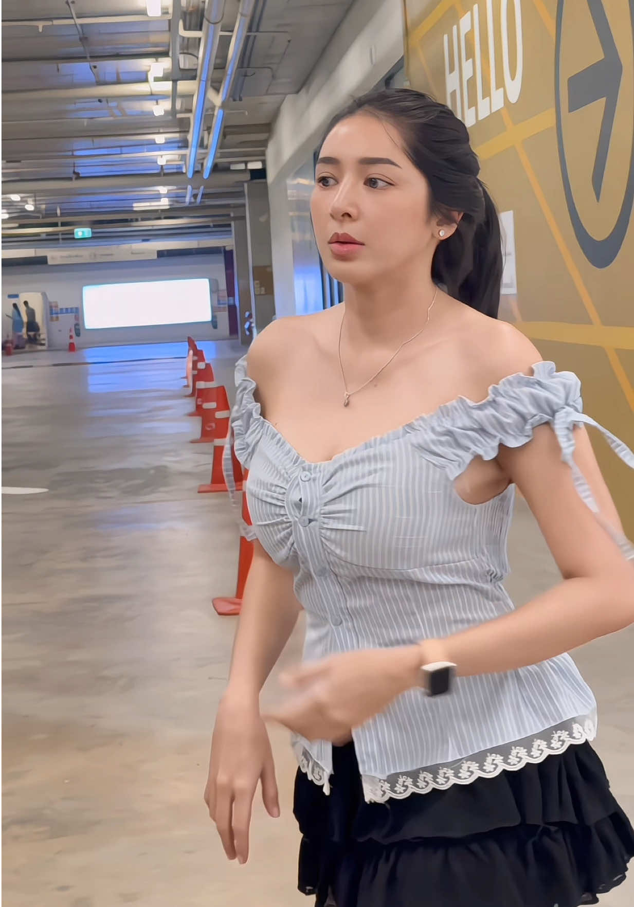 ลูกคุณหนู #เสื้อปาดไหล่ 