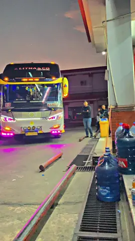 Makassar - Mamuju🚀bongga karadeng berjudul🔥🔥#buslithaco #sleeperbus #pesonabussulawesi #masukberandafyp #lewatberandafyp 