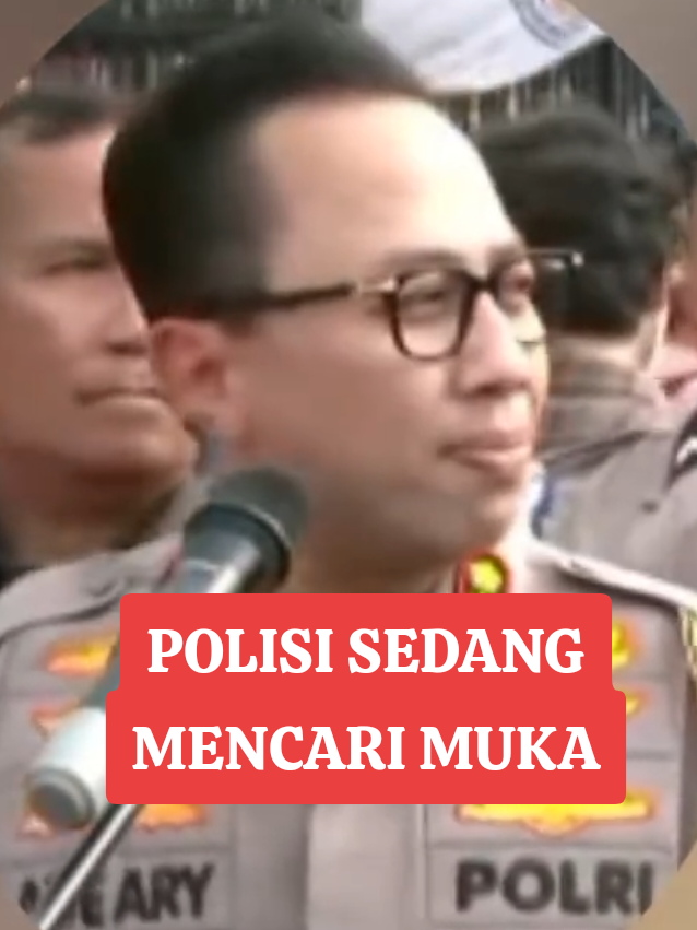 Mencari muka yang sedang hilang. Mengerahkan ribuan aparat untuk menghadapi puluhan pendemo apa tidak malu. Atau memang itu adalah skenario kalian untuk mencari muka disaat peringatan hari Maulid?  Pakai logika saja, tidak mungkin rakyat murni mau berdemo saat peringatan hari Maulid. 