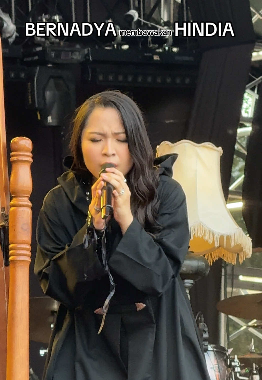 Membasuh — BERNADYA at @Pestapora #fyp #bernadya #membasuh #hindia #pestapora @Bernadya @bersenadya @Hindia 