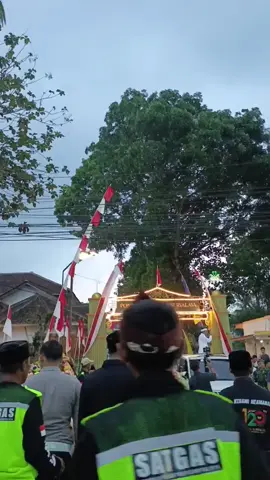 Bapak aing🥺🤍@kang Dedi mulyadi #KDM#gubernurjawabarat#kangdedimulyadi#pondokpesantrensuryalaya#miladpesantrensuryalayake120 