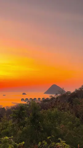 🌅 #labuanbajo #nttpride🏝🔥 #sunset #manggraibarat #fyp 