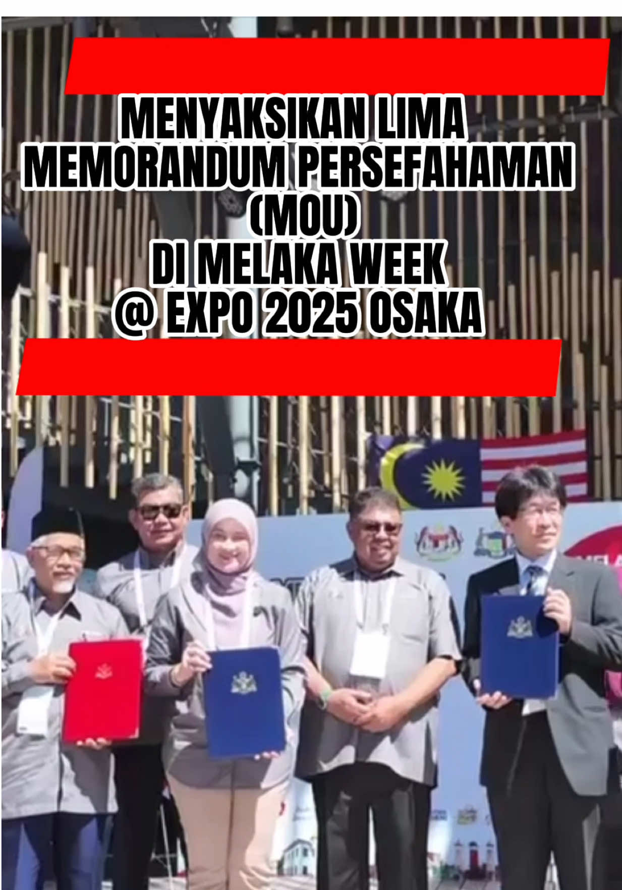 𝐌𝐄𝐋𝐀𝐊𝐀 𝐖𝐄𝐄𝐊 @ 𝐄𝐗𝐏𝐎 𝟐𝟎𝟐𝟓 𝐎𝐒𝐀𝐊𝐀 𝐁𝐄𝐑𝐉𝐀𝐘𝐀 𝐌𝐄𝐓𝐄𝐑𝐀𝐈 𝟓 𝐌𝐎𝐔, 𝐇𝐀𝐒𝐈𝐋 𝐍𝐈𝐋𝐀𝐈 𝐀𝐍𝐆𝐆𝐀𝐑𝐀𝐍 𝐑𝐌𝟏 𝐁𝐈𝐋𝐈𝐎𝐍 2 September 2025 - Melaka Week @ EXPO 2025 Osaka yang dirasmikan hari ini menyaksikan lima Memorandum Persefahaman (MoU) berjaya dimeterai antara agensi serta anak syarikat kerajaan negeri dengan sektor swasta tempatan serta antarabangsa. Lima perjanjian MoU yang menghasilkan nilai anggaran RM1 bilion ini memfokus kepada kajian dan pendidikan, agrikultur, minuman buah-buahan serta bekalan bahan api bioenergi.  Ini termasuklah dua Kerjasama Akademik dan Penyelidikan Projek Ramalan Kilat 3D Masa Nyata dan Amaran Awal Bencana Ribut (SATREPS) antara Kindai University, Universiti Teknikal Malaysia Melaka (UTeM), Melaka Corporation dan Jabatan Mufti Negeri Melaka. Kerjasama ini bakal memperkukuh penyelidikan bersama, pertukaran pelajar serta pemindahan pengetahuan dengan jumlah geran RM4.8 juta yang dibiayai oleh Kementerian Pendidikan Tinggi Malaysia, Japan Science and Technology Agency dan Japan International Cooperation Agency. Eksport Nangka J33 dan Produk Pertanian Melaka (Durian, Nanas, dan Tembikai) antara Koon Huat Agriculture (M) Sdn. Bhd. dan Kawori Orchard Inc. Pengedaran dan Penjualan Minuman Melberic (Buah Melaka) di Jepun antara Atlantys Aqualife Sdn. Bhd. dengan 3 Bumi Trading Sdn. Bhd. (berlesen oleh Melaka Biotechnology Corporation) dan Kawori Orchard. Produk ini bakal menembusi 626 cawangan di Jepun termasuk MM-Mart, Caferrant, dan Kaldi Coffee Farm dengan nilai komersial RM1.4 juta bagi tempoh 2025–2026. Perjanjian Perkhidmatan Bahan Api Biojisim di fasiliti Melaka antara Shinsho Corporation Jepun dan Palmitco Group. Fasa pertama kerjasama ini dijangka menjana RM100 juta, dengan pertumbuhan tahunan 10%. Kobelco Group juga melabur USD 450 juta untuk membangunkan bahan api biojisim generasi baharu bagi menggantikan arang batu dan mengurangkan pelepasan karbon. Melaka turut membawa 8 syarikat PKS terpilih untuk mempamerkan produk berkualiti tinggi ke pasaran global, sejajar dengan matlamat memperkukuh eksport dan menjalin jaringan kerjasama jangka panjang. Kerajaan Negeri Melaka mengalu-alukan pelabur dan rakan strategik bukan hanya untuk berurus niaga, tetapi untuk membina masa depan bersama. #MelakakuMajuJayaRakyatBahagiaMenggamitDunia  #BijakLaksanaTuah  #BeraniLaksanaJebat  #ManaLagiMelakaLer