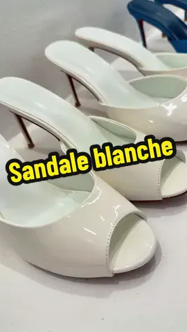 Si tu veux briller dans ton quartier là… essaie seulement la sandale blanche Chic Feet, tu vas voir !  Sandale blanche, c’est passe-partout oh !#chicfeet #sandale #chaussuresfemme #cotedivoire🇨🇮 