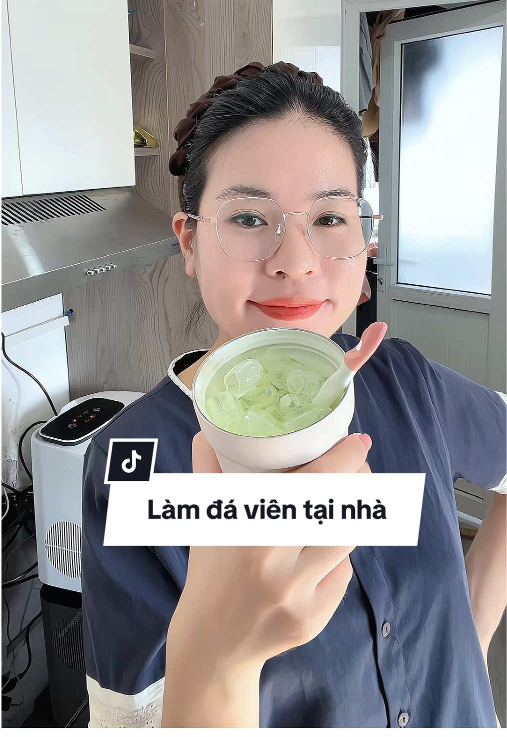 Làm đá tại nhà vừa sạch sẽ, đảm bảo lại nhanh nữa. #changriviu23 #maylamda #maylamdavien #giadung #heccihome 