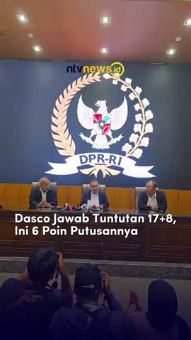 DPR RI merespons tuntutan 17+8 rakyat dengan mengeluarkan enam poin keputusan hasil rapat konsultasi pimpinan bersama fraksi. Poin-poin utama: 1. Tunjangan perumahan anggota DPR dihentikan mulai 31 Agustus 2025. 2. Moratorium kunjungan luar negeri anggota DPR berlaku 1 September 2025, kecuali undangan kenegaraan. 3. Pemangkasan tunjangan dan fasilitas, meliputi listrik, telepon, komunikasi intensif, dan transportasi. 4. Anggota DPR yang dinonaktifkan partai tidak menerima hak keuangan. 5. DPR menindaklanjuti penonaktifan anggota lewat koordinasi antara Mahkamah Kehormatan DPR dan mahkamah partai politik. 6. DPR berkomitmen memperkuat transparansi dan partisipasi publik dalam legislasi serta kebijakan lainnya. (as) #tuntutan #dprri #17plus8 #rakyat #ntvnewsid