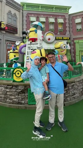 pengen ajakin keluarga liburan ke Universal Studios Singapore tapi takut boncos⁉️  eitsss ngga perlu khawatir. yuk sini merapat aku mau spill tips liburan hemat di USS👀 apalagi sekarang tuh lagi ada promo dari @Traveloka Indonesia setiap weekend. supaya lebih hemat kalian bisa pesan tiket Xperience, hotel dan tiket pesawat di Traveloka. karena lagi ada Diskon WOW - Worth Every Weekend✨ diskon s.d 50% + kupon s.d 500rb untuk berbagai produk travel! langsung aja pake kode promo dibawah ini yaa ⤵️ 🏨Hotel: STAYANDCHILL (Minimum pembelian 2 Malam)  👒Travel Package: WOWPACKAGE 🎢Xperience Domestik: WOWTADOM Tidak berlaku untuk BXSea, Ancol, Mikie Funland, Superpark & Pororo Park, Lembang Zoo, All Events Ticket, Jatim Park, Kidzania, Batam Fast Ferry, Majestic Fast Ferry, Ez Link 🎡Xperience International: WOWTAITL Tidak berlaku untuk HKDL, USJ, JR Pass and Nozomi Shinkansen, Tokyo Disney Resort Park, Shanghai Disneyland Promo berlangsung setiap weekend (Jumat - Minggu) setiap bulannya! #DontWorryNoRugi #universalstudiossingapore #liburankeluarga #tipsliburanhemat