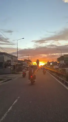 Timika Sunset 🌅🌄👌📍  . . . #timikapride🏝🔥 #timikapapuatiktok #timikapapuakotadolar #timikapapua📍 #timika 