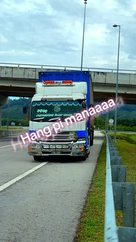 Karaoke dulu 🤣 #hangpimana #titijayalogistic #pemudakurangtidur #foryou #fyp 