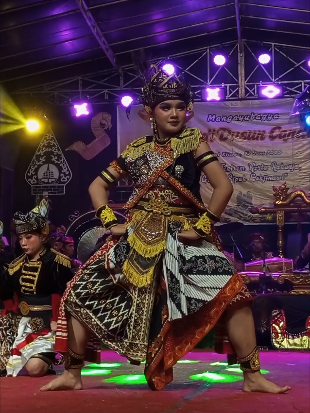 idolamu @vioarletaeta @swp.hore  #sumbingwonoputro #jaranan #jarankepang #temanggung #trending 