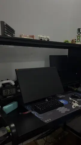 sttt😐#setupprogress #setupinspiration #setuplaptopmonitor 