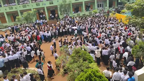 G-12 ဂုဏ်ပြုပွဲ ဘာသွားလုပ်မှာလဲတဲ့ သူများတေကတာ သွားထိုင်ကြည့်တာပါမေမေ😹🤌🏻💕 #fypシ゚viral #myanmartiktok #fyppppppppppppppppppppppppppppppppppp 