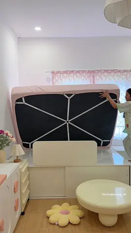 Nhìn nệm to v chứ đẩy cũng nhẹ lắm nha tha hồ thay ga giường luôn 💕 #decorphong #phungreview #homedecor #xuhuong 