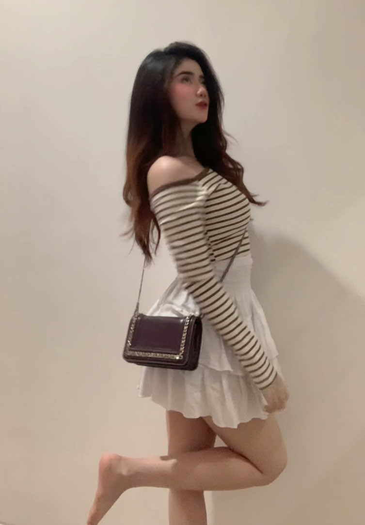 baju dan rok ada di kerkun yes