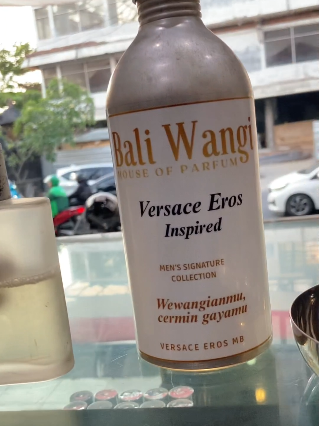 Cari yang manis, segar, atau elegan? Kita bantu pilih yang paling cocok buat kamu! 🥰   📍jln wr supratman no.158 Denpasar Bali #parfumereccomended #parfumrefill #fyp #fy 