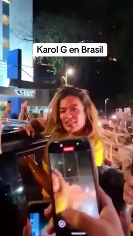 #karolg encendió a sus fanáticos en #Brasil 🇧🇷🔥 #TropicoQueta 🧡🪇🪘 #LaBichota #karolgmusic 