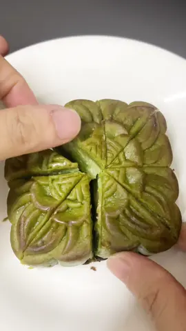 Bánh trung thu matcha vi mochi trứng muối #banhtrungthu #banhtrungthumochi #banhtrungthulamthuy #banhtrungthumatcha 