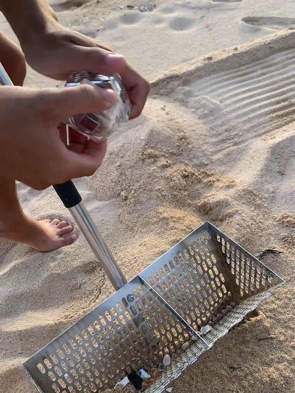 Beach Treasure🥰#beach #discovery #gold #treasure #viral 