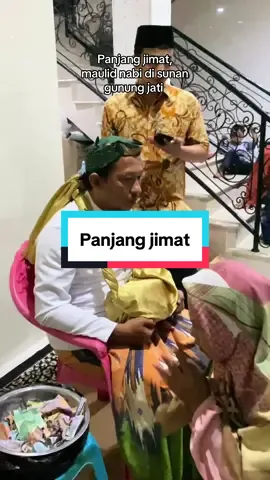 Tradisi tiap satu tahun sekali di bulan maulid di makam sunan gunung jati cirebon 