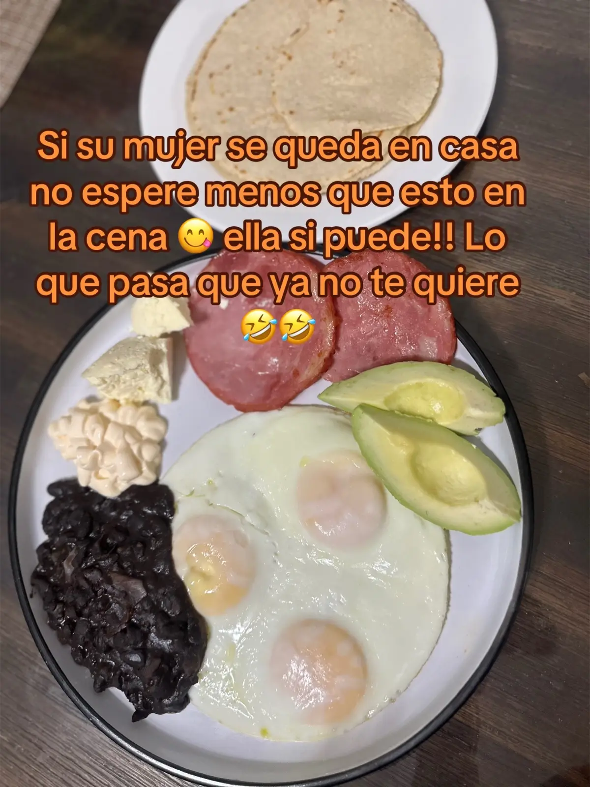 El hombre genera paz siendo buen proveedor y la mujer se lo devuelve con amor, desmostrandolo en cada detalle que haga por él. 🥰🥰 Romea me dicen 🤣🤣🤣 