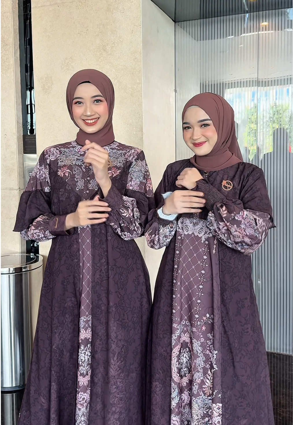 Udah ada yg kecintaan sama warna ini belom?? Klo belom, sini kenalan dulu sama Sarimbit Series by zameera😚😘 #zameeraofficial #sarimbitkeluarga #trendhijab #FamilySet #sarimbit 