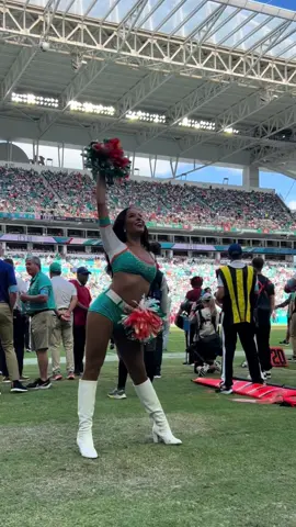 When it’s finally September>>>> 🏈✨🐬🧡 #miamidolphins #nflfootball #nfl #nflcheerleader #miamidolphinscheerleaders 