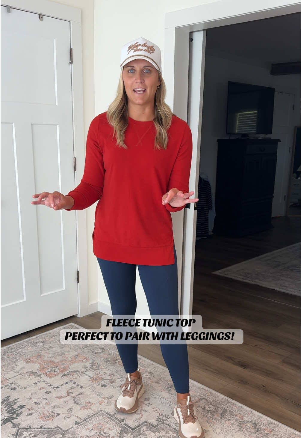 The feel of the one is so cozy! The length is perfect to pair with leggings and feel covered too! @WIHOLL #wiholl #fleecetop #sweatshirt #tunictop #fallfreshness 