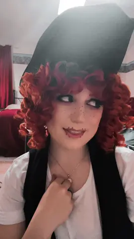That’s her wife guys come on 🙄 . . Josh smiling in the back gets me lol . #dnd #dndtiktok #dndcosplay #curseofmauvi #accidva 