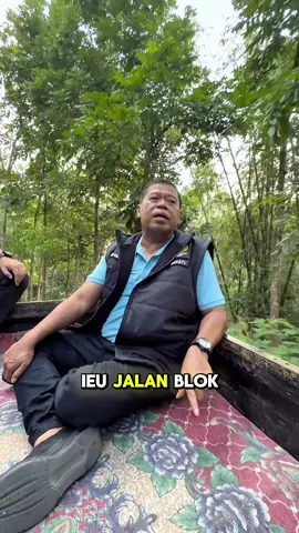 Kita terus berikhtiar agar anak muda Majalengka bisa menciptakan banyak lapangan kerja, bukan hanya mencari kerja Sore itu saya diajak Kang Deden, seorang pemuda Majalengka yang sangat inspiratif untuk mengunjungi perkebunan Anggur Brazil Gentar miliknya di Desa Teja Kecamatan Rajagaluh Ketika saya datang ke perkebunan beliau, saya langsung terpukau, tidak menyangka ternyata jauh diluar perkiraan saya Saya atasnama Pemerintah Kabupaten Majalengka sangat mendukung apa yang dilakukan Kang Deden yaitu budidaya anggur, bahkan saya sedang menanti anak-anak muda Majalengka lainnya yang kreatif dan inovatif seperti ini Saya yakin ketika di Majalengka semakin banyak anak muda yang kreatif seperti Kang Deden, maka akan berdampak pada ekonomi dan kesejahteraan masyarakat  #majalengka #emansuherman #majalengkalangkungsae