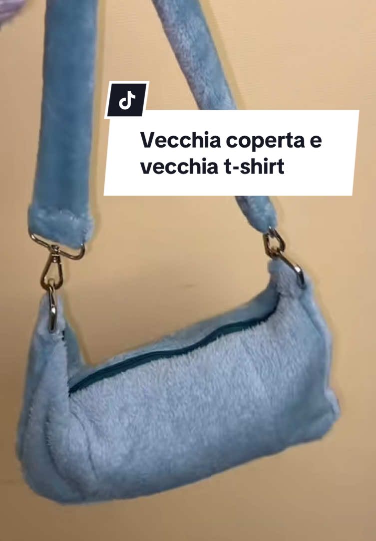 A volte basta un bel film e il resto viene da se 🤚🏽💪🏽🤩 #ghibli #upcycle #upcyclefashion #handmade #handmadebag #ididit #slowfashion #perte #perteeee #perteeeee #recycled #ThriftFlip #EcoFashion 