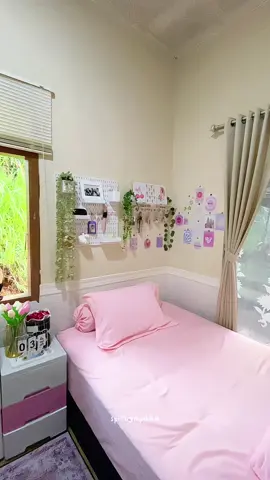 Kita usahakan punya kamar yang nyaman itu💗 #kamaraesthetic #RoomTour #roomdecor #makeoverkamar #dekorasikamar 