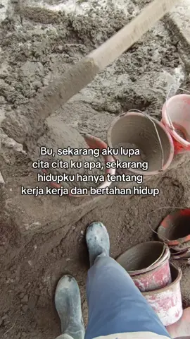 Kata ibu, gak usah malu kerja apa aja laki laki dinilai dari tanggung jawabnya bukan ketampanan nya😁 #kuli #fyp #kuliproyek #anakrantau #bahanswmu 