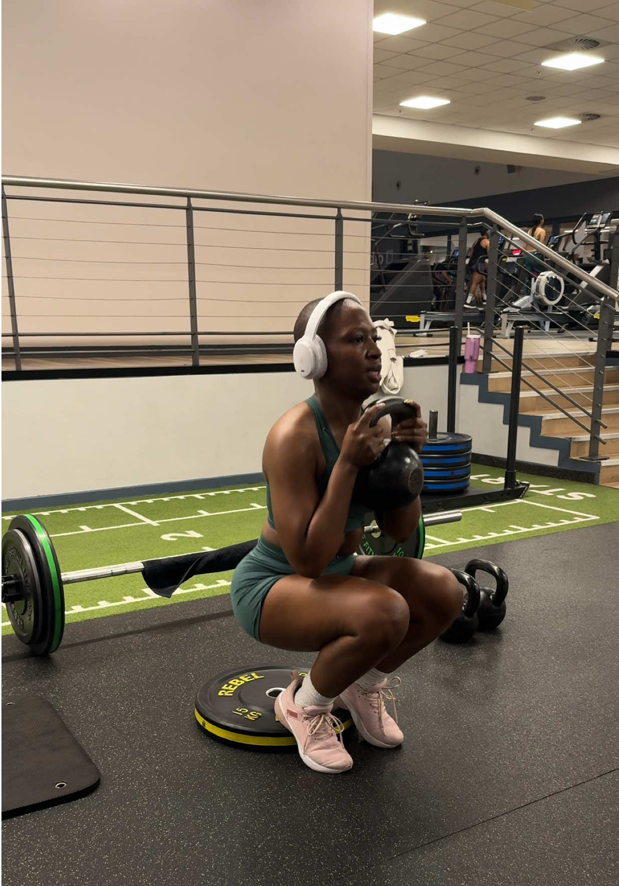 Full body workout 🏋🏽‍♀️ 💪🏾 #fridayfitness #fullbodyworkout #gymbabe #fitnessbabe 