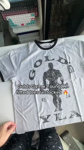 True to size 🙏 lowkey should’ve gotten the black one but this one still tuff #gym #youngla #goldsgym #jaycutler #tee 