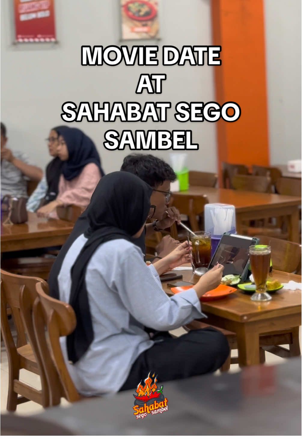 Selain menikmati hidangan, kalian bisa berekspresi senyaman mungkin. Apasih yang ga untuk kalian🫵🥴 #sahabatsegosambel #manganwaregngombelegi #surakarta #fyppppppppppppppppppppppp #prasmananmurah 