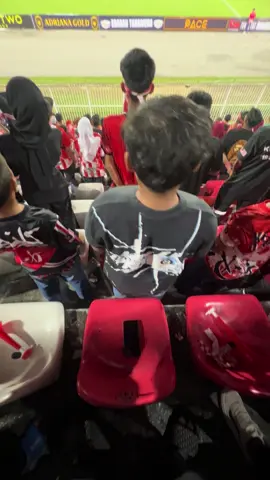 Selawat bergema di stadium kota bharu