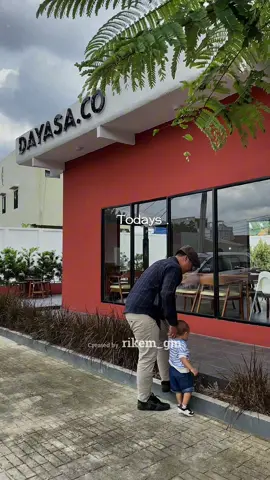 Kalau lagi libur kalian pada kemana??? Nongkrong kan? Sesekali coba kesini, Biar nambah referensi ngafenya.. 📍Dayasa.co Jl. Rantau Lama, Sioldengan, Kec. Rantau Selatan, Labuhan batu, Sumut #kulinerrantauprapat #anakranto #sumut #indonesia #cafe 