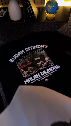 Kaos kenangan tragedi kemanusiaan