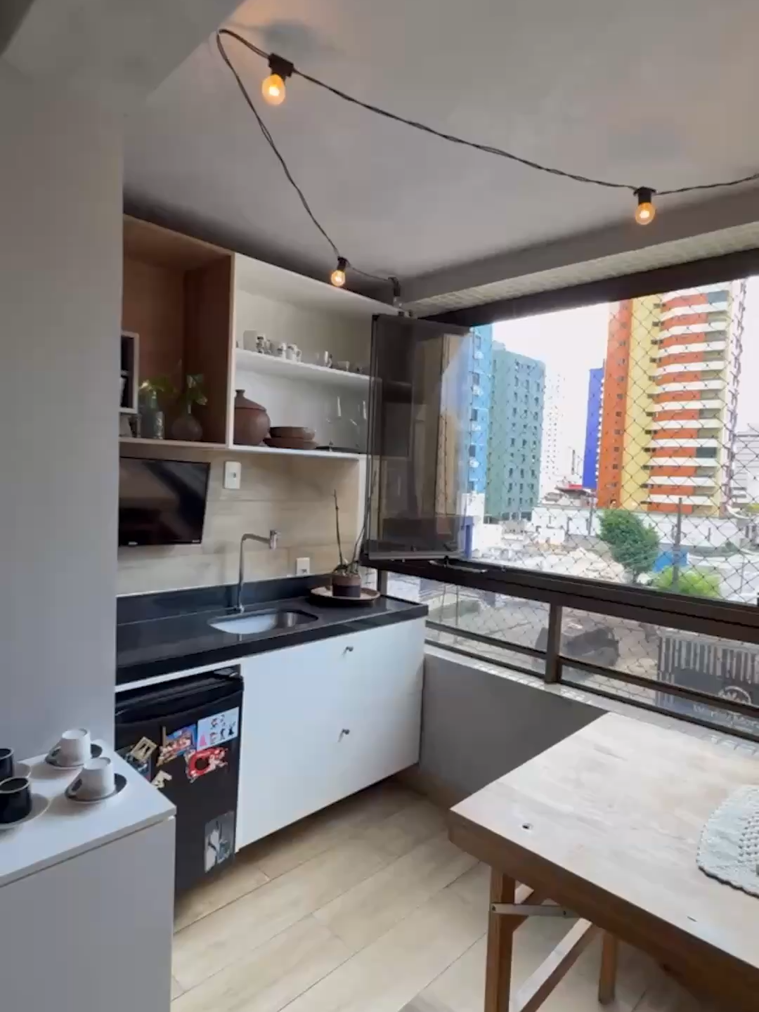 R$ 680 Mil ►Quer morar em um dos bairros mais desejados de João Pessoa? Vem conferir esse apartamento de 3 quartos em uma localização estratégica! (cod.:11376) 📍Próximo a bares, restaurantes, conveniências, farmácias, padarias, academias, escolas e praças, e a somente 850 metros da bela praia de Manaíra ►Valor: R$ 680 Mil ►Quartos: 3 quartos ►Metragem: 83,3 m² ►Andar: 1° Andar ►Condomínio: R$ 710,00 ►IPTU: R$ 595,00 ►2 Vagas de garagem (semi cobertas) ►Elevador ►Condomínio NÃO aceita locação por temporada ►Piscina ►Salão de festas ►Localização: Avenida Maria Rosa, Manaíra, João Pessoa - PB Quer saber mais sobre esse empreendimento? Entre em contato com a gente!📲 #apartamento #imobiliaraiaemjoaopessoa #morarnapraia #manaira #cinata #cinataimoveis