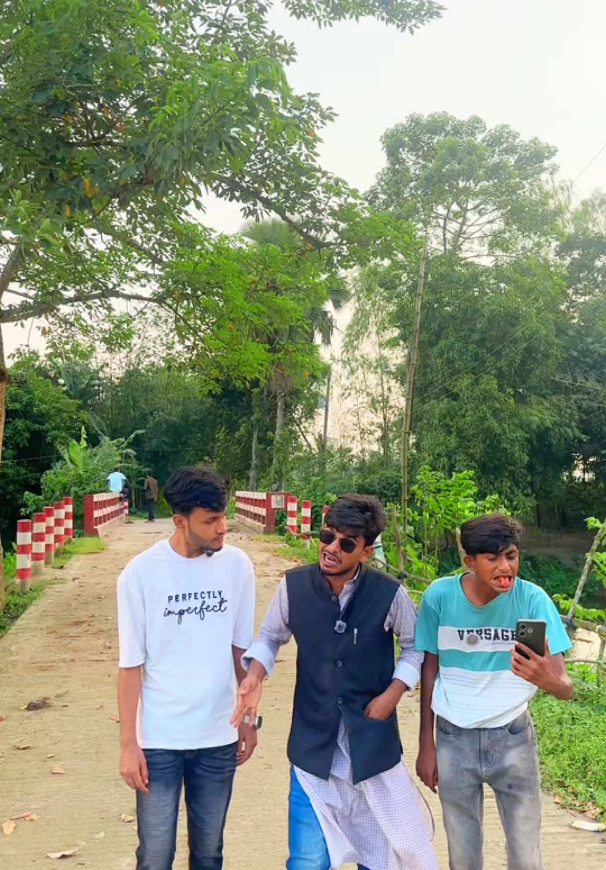 নেতা সাব, দিয়েন একটু সু-নজর || লালে লাল বানাই দিমু, যদি ক্ষমতা পায় ৫ বছর...🤪#viral #foryoupage❤️❤️ #jamalpur #foryoupage❤️❤️ #jamalpur #bangladesh🇧🇩 #ideaofjony #sad #lifestlye #public #everyone #funny #comedy #politic #life 