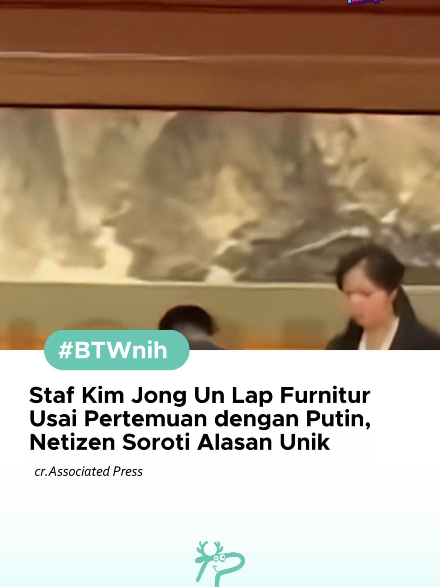 Menghapus jejakmu.. Momen langka terekam setelah pertemuan Vladimir Putin dan Kim Jong Un di Beijing. Seorang staf Korea Utara terlihat mengelap kursi dan meja yang digunakan sang pemimpin. Aksi ini disebut sebagai upaya melindungi DNA Kim Jong Un dari kemungkinan pencurian atau analisa intelijen asing. Bahkan, demi keamanan ekstra, Kim juga diketahui membawa toilet pribadinya sendiri ke luar negeri. #BTWnih #Trendingtainment #fyp #fypreels #viral