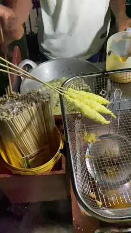 Larisinn cooo enak banget🥹Setelah berabat2 gada yang jual akhirnya nemu juga😭 #telurgulung #nantikitabelitelurgulungya #viraltiktok #fyp #jepara24jam 