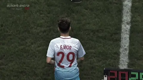 Zamanında “Türk Messi” olarak adlandırılan adam en büyük ihaneti kendine yaptı belkide türk futbol tarihinin en yetenekli futbolcusu. ##emremor##millitakım##borussiadortmund