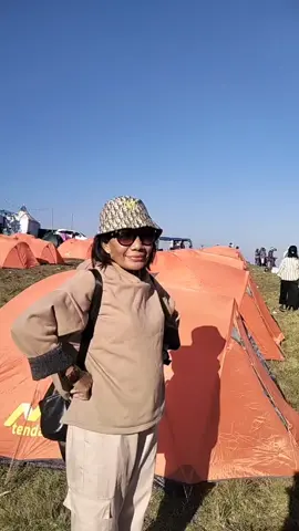 Jumat, 05 September 2025, hari libur jadi jjs ke desa Tunua , Fatukolen/ Fatumnasi, lihat Festival musim dingin yg sangat diiingiiiin, Ayo bergabung, bisa sambil Camping , bisa juga beli berbagai produk asli NTT, Harga ramah dikantong tapi berkualitas sambil foto2 cantik, Fatukolen itu dingin tapi Cantik bikin jatuh hati dan selalu ingin kembali kesini,,,, #ayobangunntt  #nttpride#