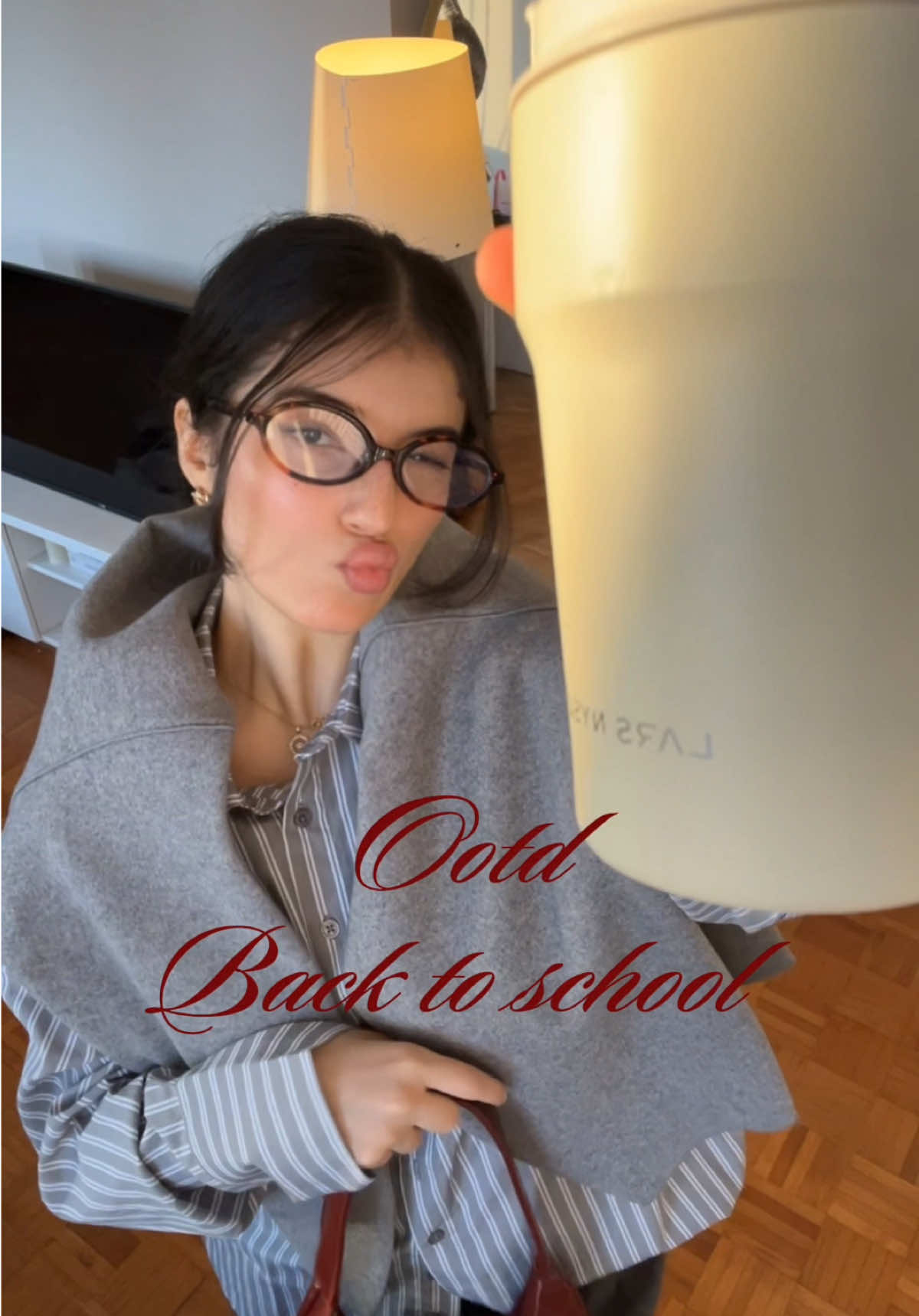 Outfit check 🍒📁  . #back2school #backtoschooloutfit #outfitcheck 