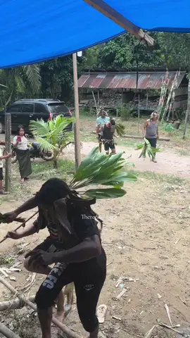 Ini namanya Bukung Kabunyak/Kinyak orang2 yang rela hati membantu keluarga mengangkat peti raung ke pemakaman #fypage #kalimantantegah #fyyyyyyyyyyyyyyyyyyy #kalteng #fypシ゚viral🖤tiktok 