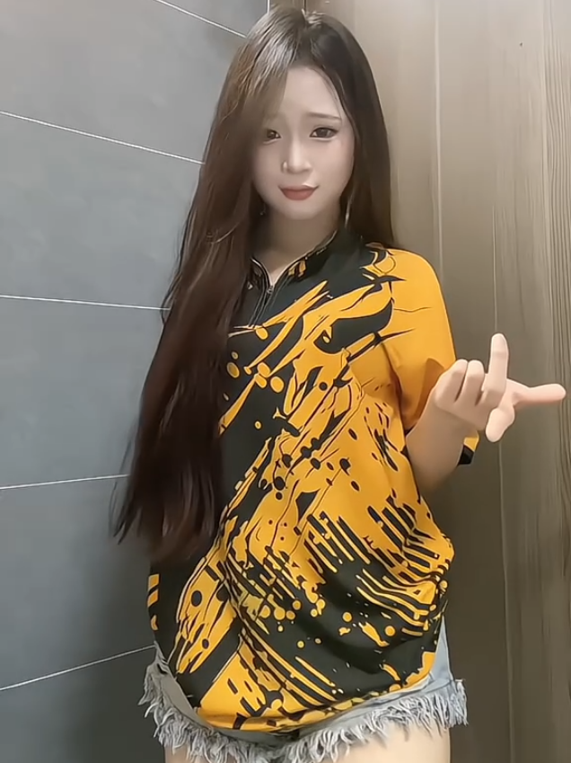 quanh quẩn 1 cái áo 🥲🥲#viral #phuongvibuonroii #lasvegasbilliardscenter 