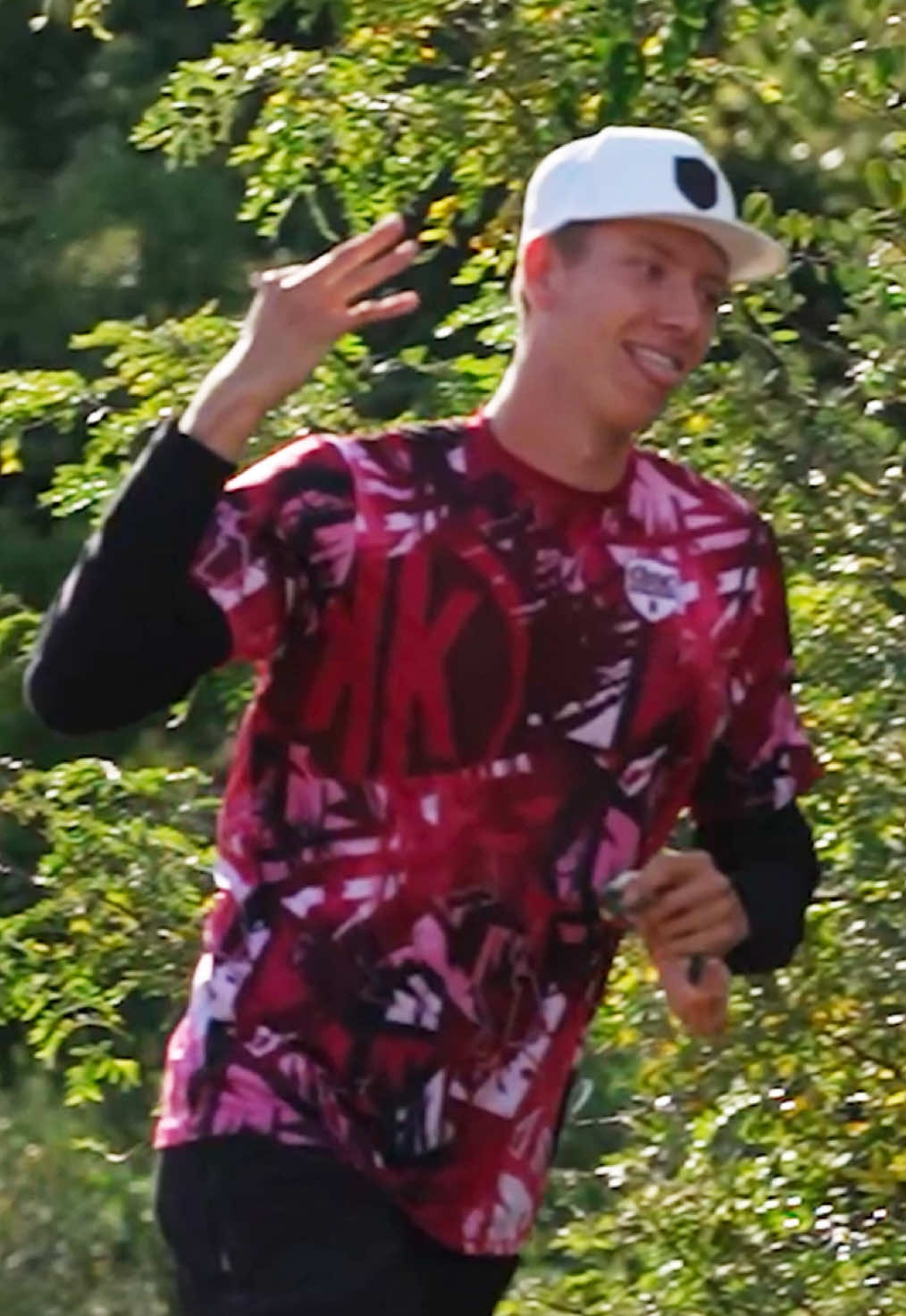 The MOST RIDICULOUS putt you’ll see today 🤯 #discgolf #jomezpro 