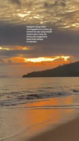 padahal ga pande berenang 🤭 #fyp #beach #sunset 